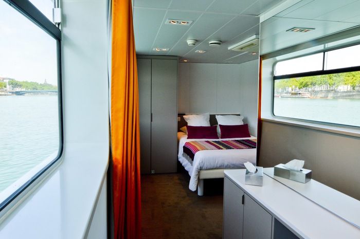 Main Deck Suite Double Bed Cat B